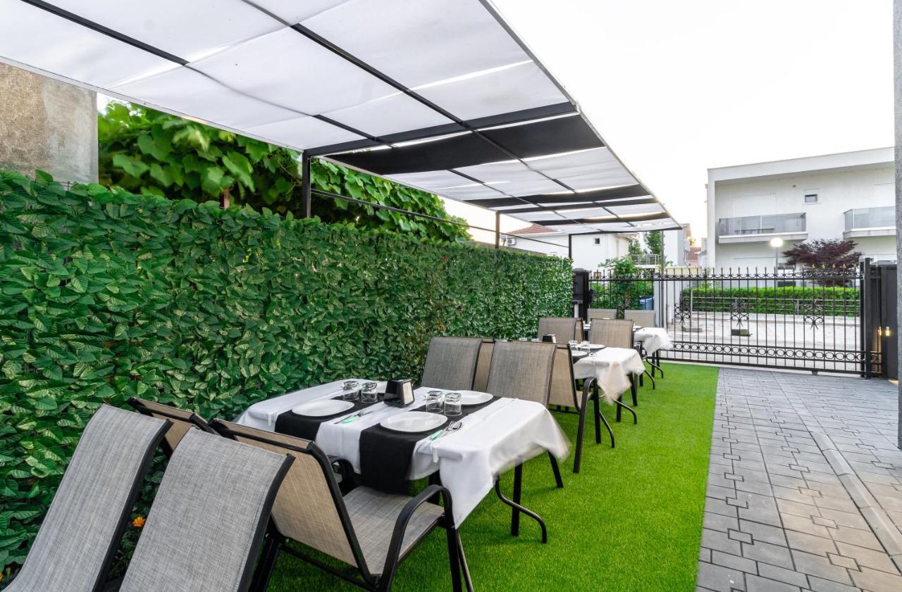 Apart-Hotel Prestige Ulcinj Exterior foto